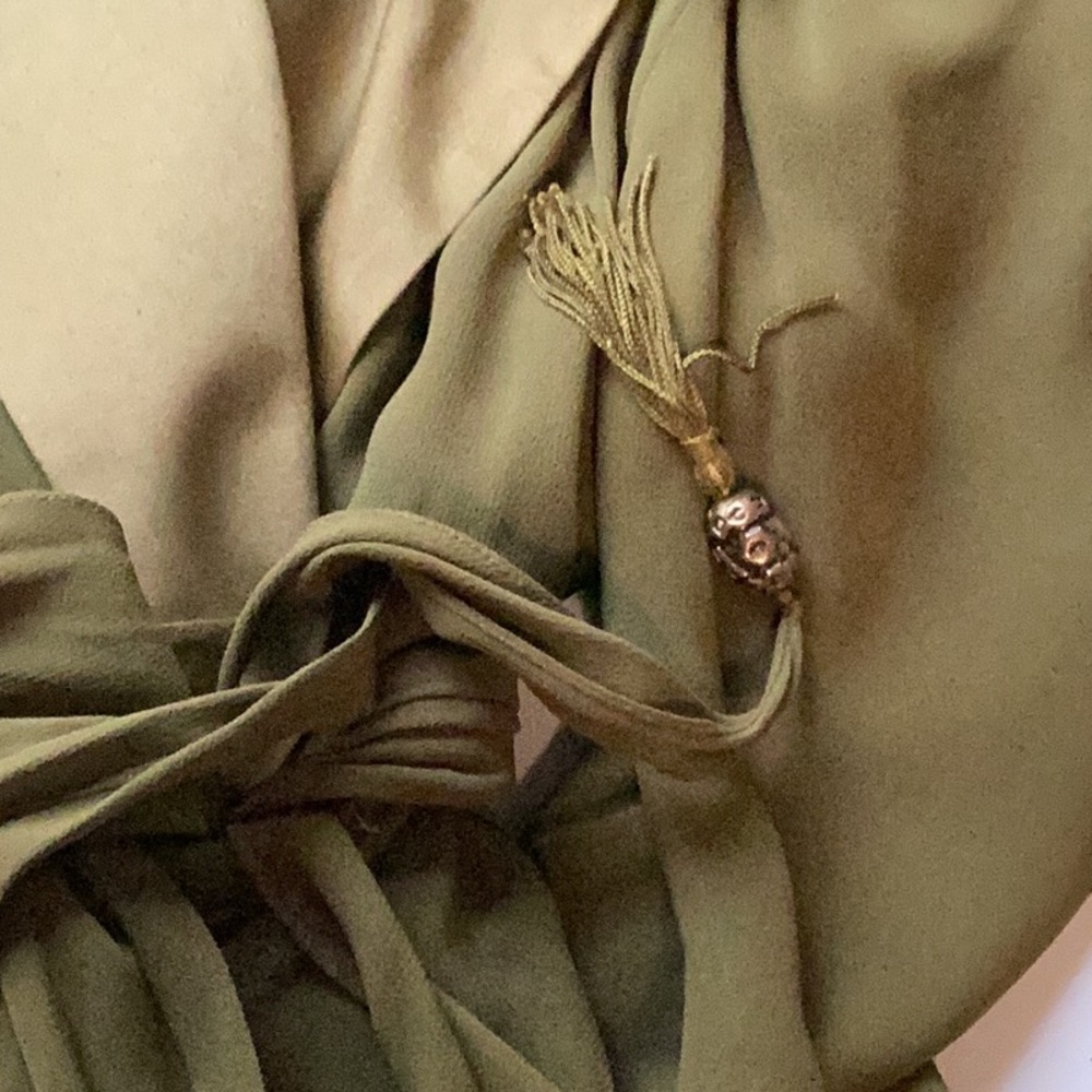 🫒 Vintage Tahari OLIVE Crepe Wrap Dress Sz 4 - Picture 7 of 16